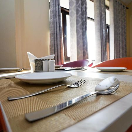 Hotel Neeraj Bhawan- Triveni Ghat Rishīkesh Eksteriør billede