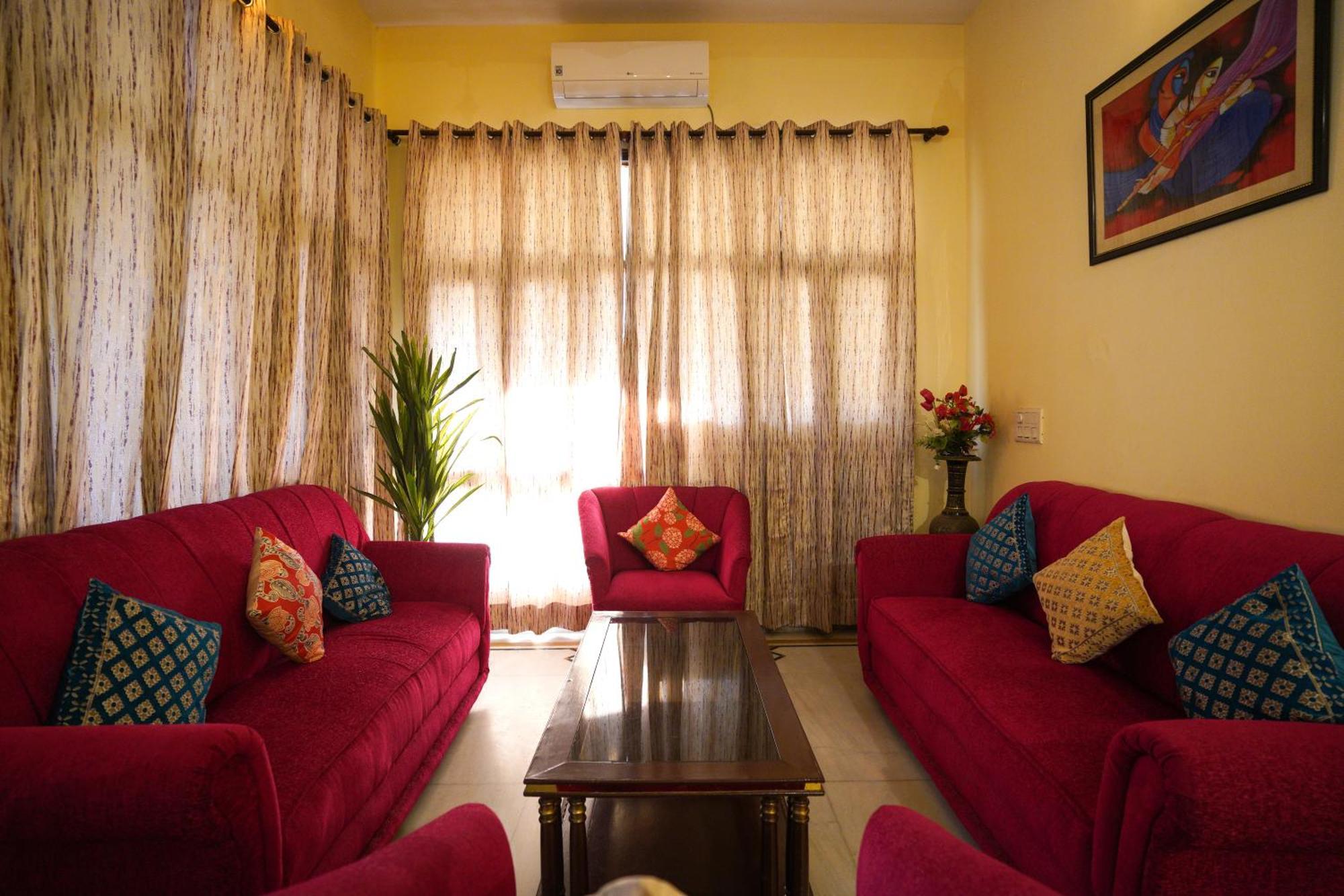 Hotel Neeraj Bhawan- Triveni Ghat Rishīkesh Eksteriør billede