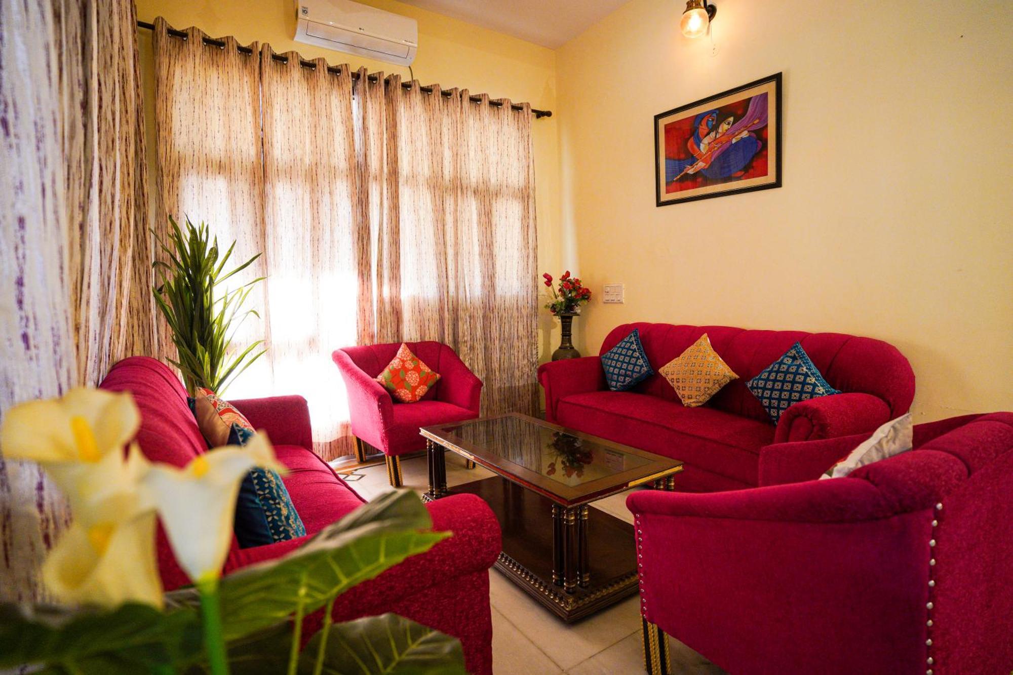 Hotel Neeraj Bhawan- Triveni Ghat Rishīkesh Eksteriør billede
