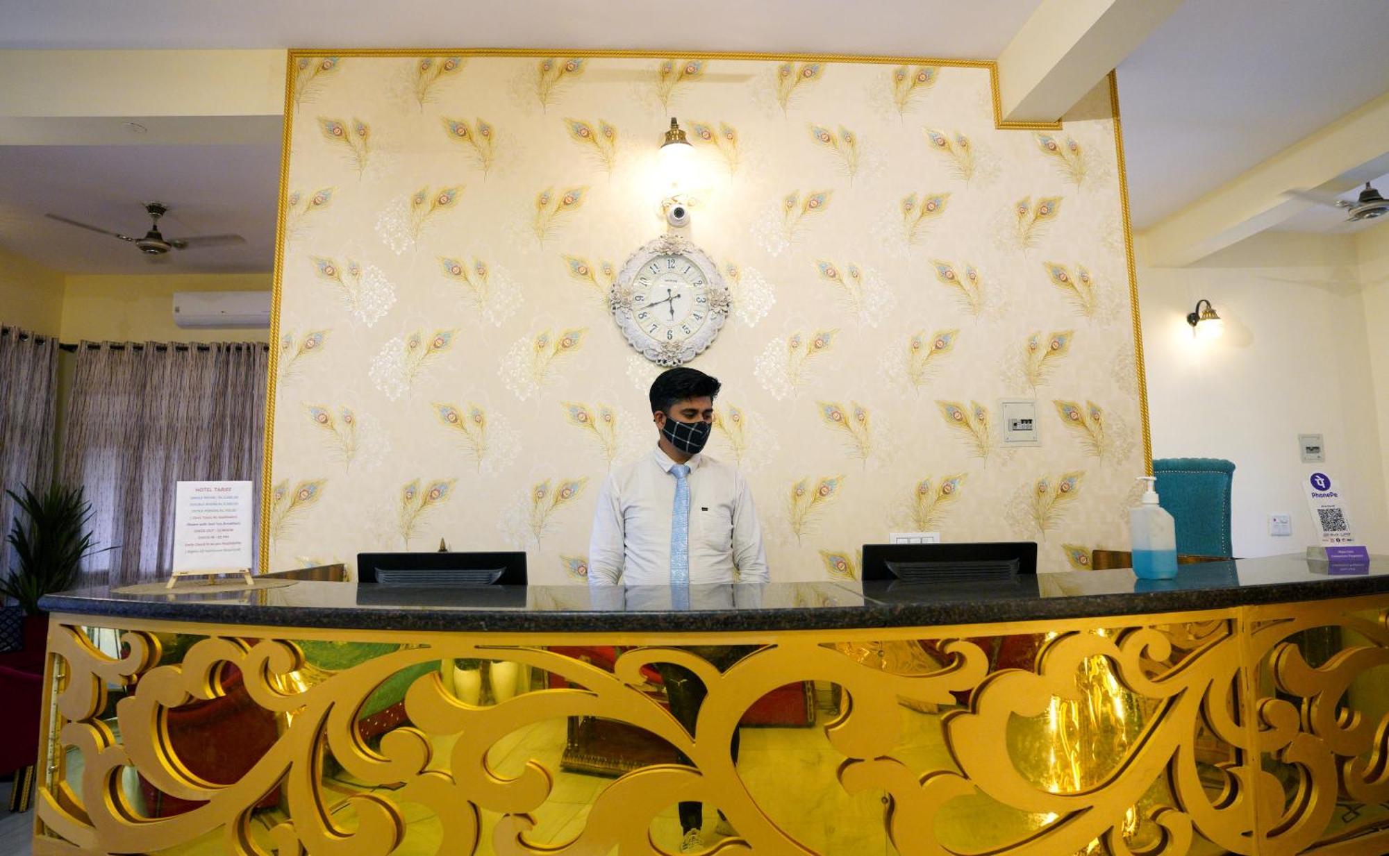 Hotel Neeraj Bhawan- Triveni Ghat Rishīkesh Eksteriør billede