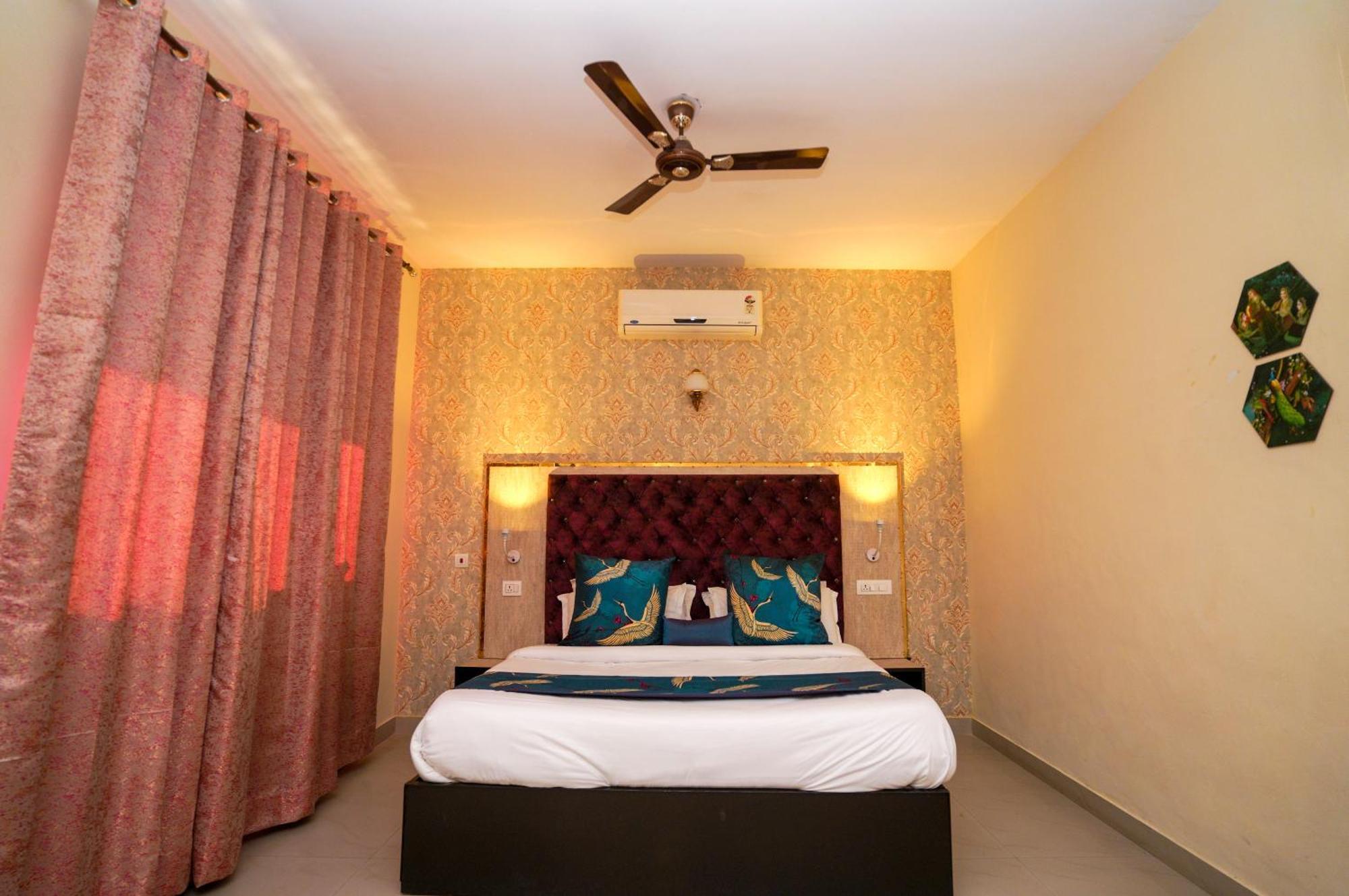 Hotel Neeraj Bhawan- Triveni Ghat Rishīkesh Eksteriør billede