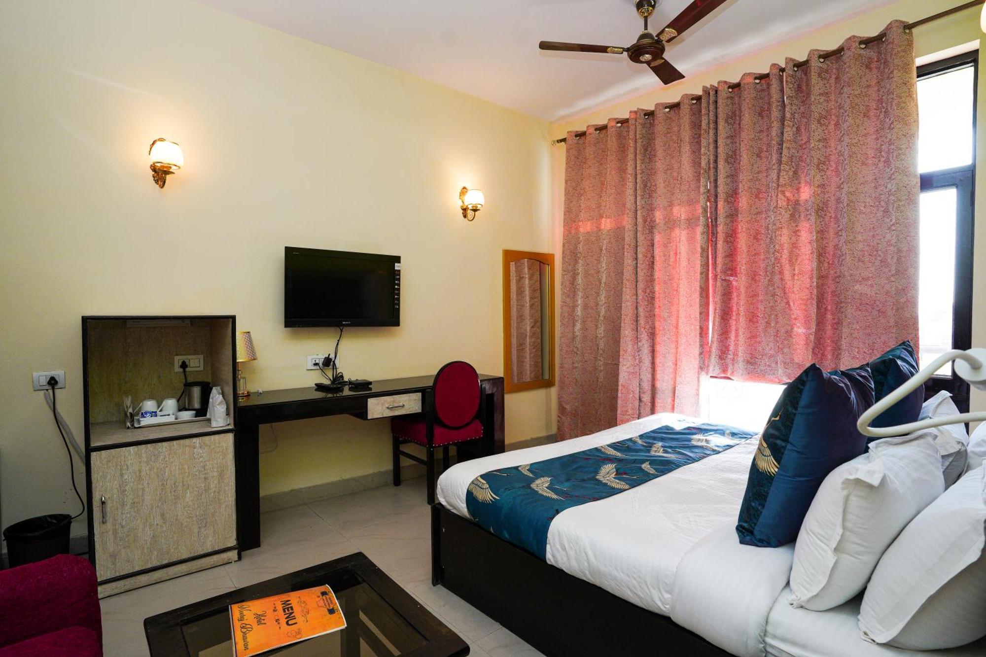 Hotel Neeraj Bhawan- Triveni Ghat Rishīkesh Eksteriør billede