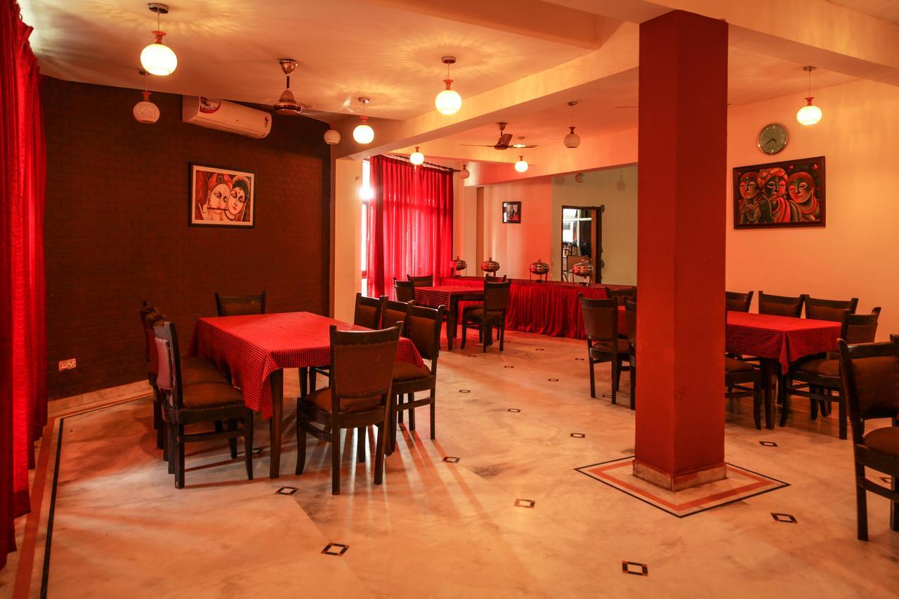 Hotel Neeraj Bhawan- Triveni Ghat Rishīkesh Eksteriør billede