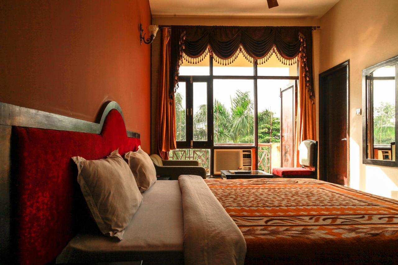 Hotel Neeraj Bhawan- Triveni Ghat Rishīkesh Eksteriør billede
