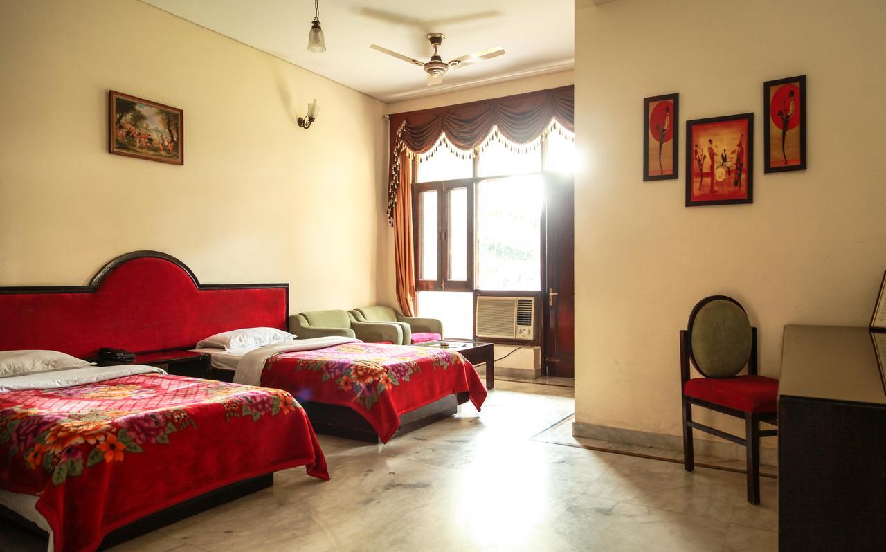 Hotel Neeraj Bhawan- Triveni Ghat Rishīkesh Eksteriør billede